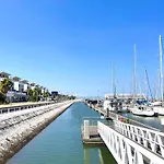 On - Sailboat Πλωτό κατάλυμα