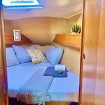 On - Sailboat Πλωτό κατάλυμα *