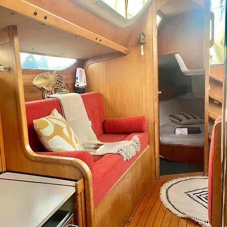 On - Sailboat Hotel na wodzie Lizbona