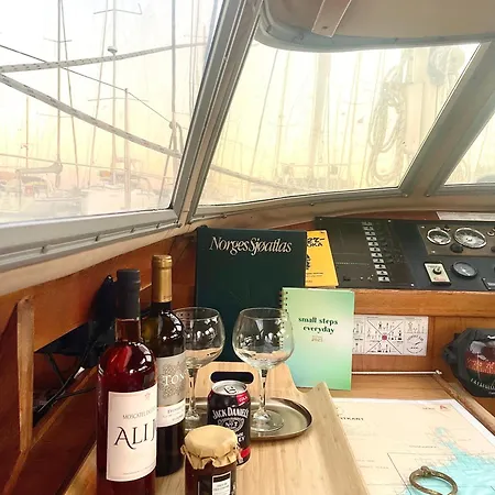 On - Sailboat 리스본