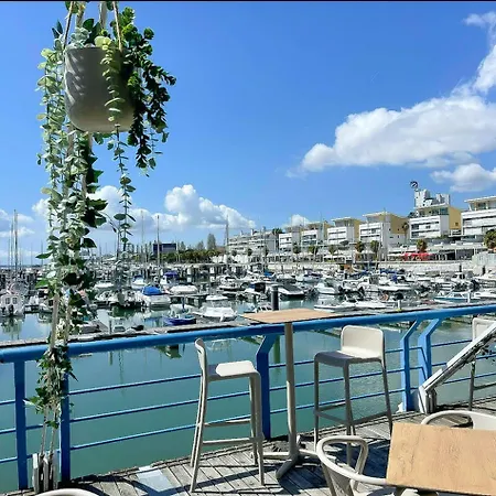 On - Sailboat Bateau-hôtel *