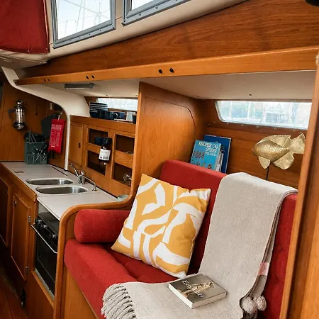 On - Sailboat Bateau-hôtel