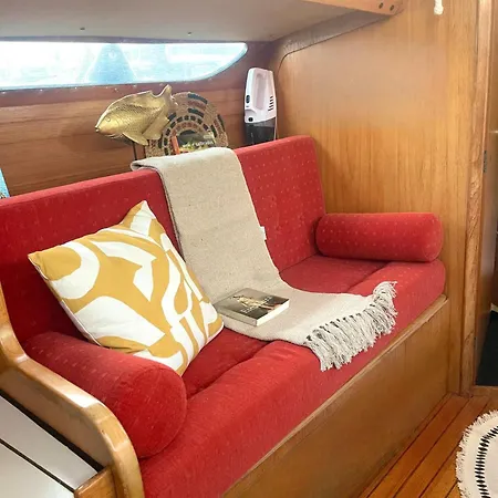 Πλωτό κατάλυμα On - Sailboat