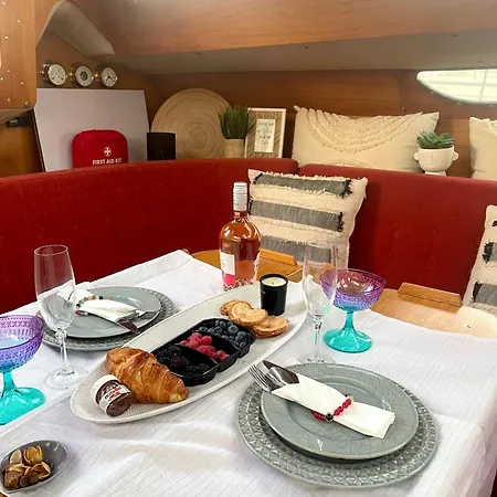 On - Sailboat * Lisboa